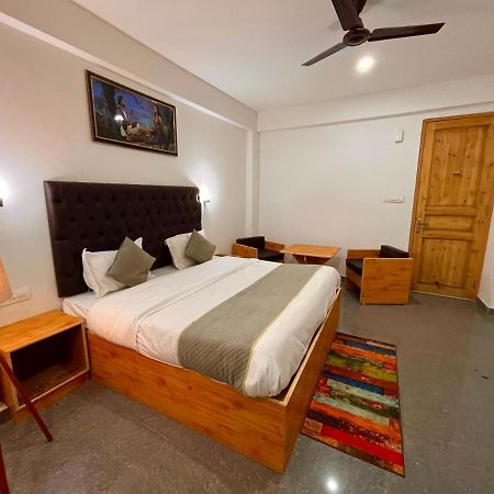 Hotel Beas River Retreat - A Riverside Hotel With Balcony Manāli Exteriör bild
