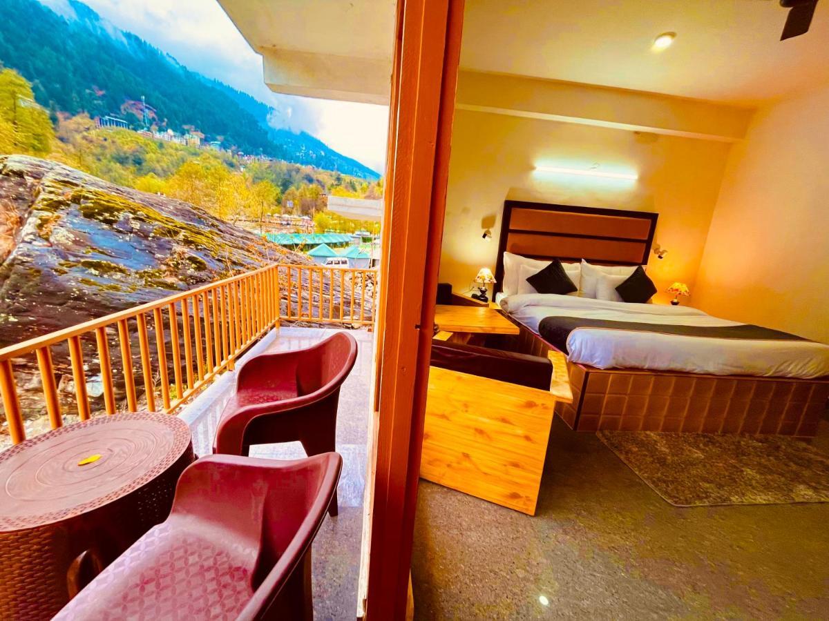 Hotel Beas River Retreat - A Riverside Hotel With Balcony Manāli Exteriör bild