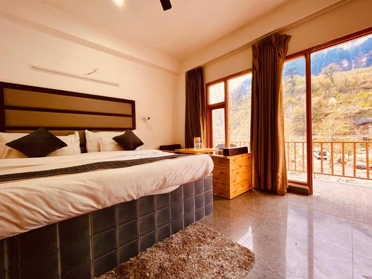 Hotel Beas River Retreat - A Riverside Hotel With Balcony Manāli Exteriör bild