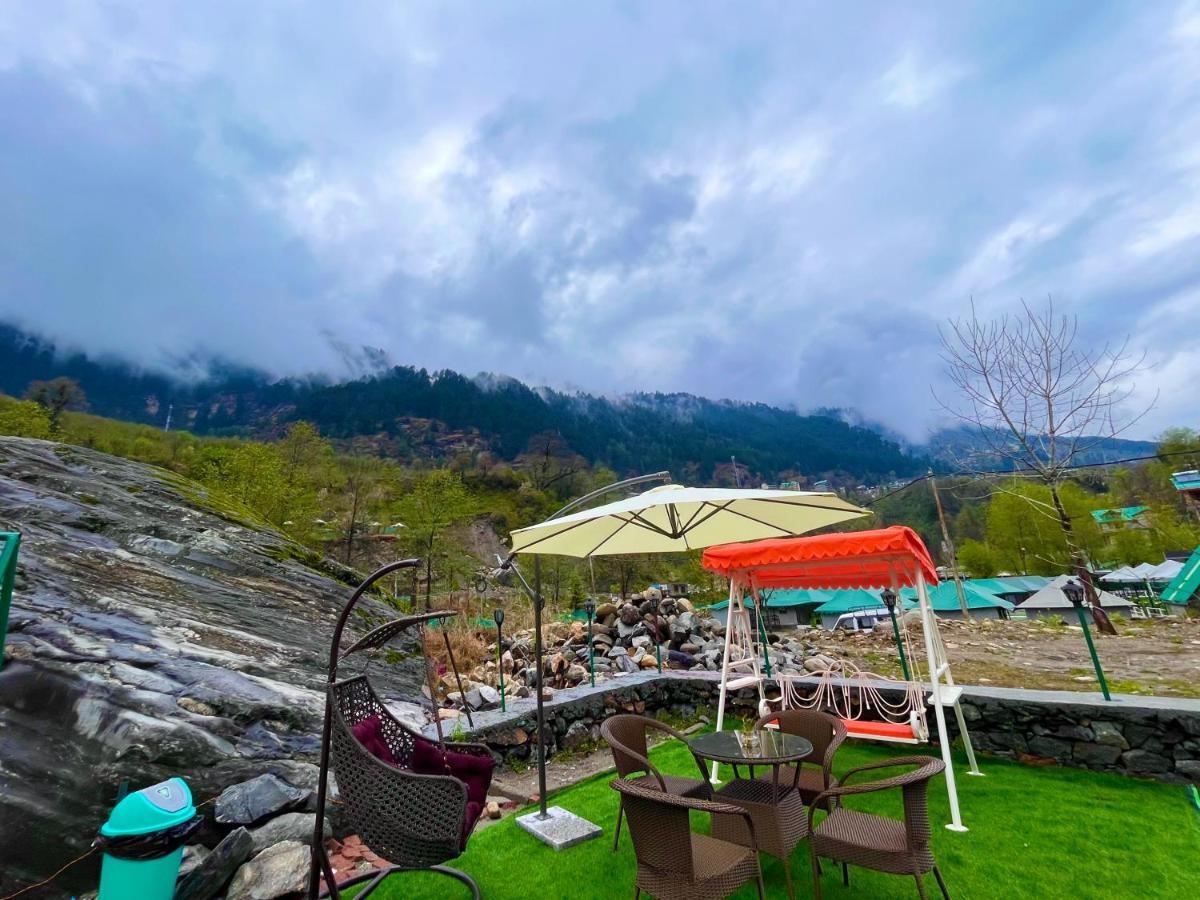 Hotel Beas River Retreat - A Riverside Hotel With Balcony Manāli Exteriör bild