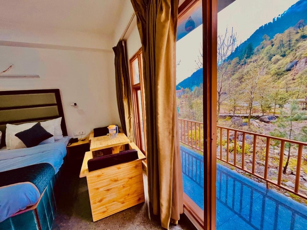 Hotel Beas River Retreat - A Riverside Hotel With Balcony Manāli Exteriör bild