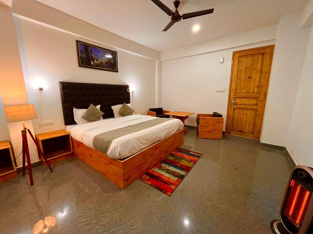 Hotel Beas River Retreat - A Riverside Hotel With Balcony Manāli Exteriör bild