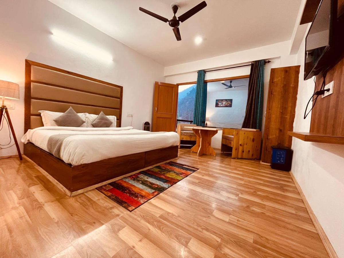 Hotel Beas River Retreat - A Riverside Hotel With Balcony Manāli Exteriör bild