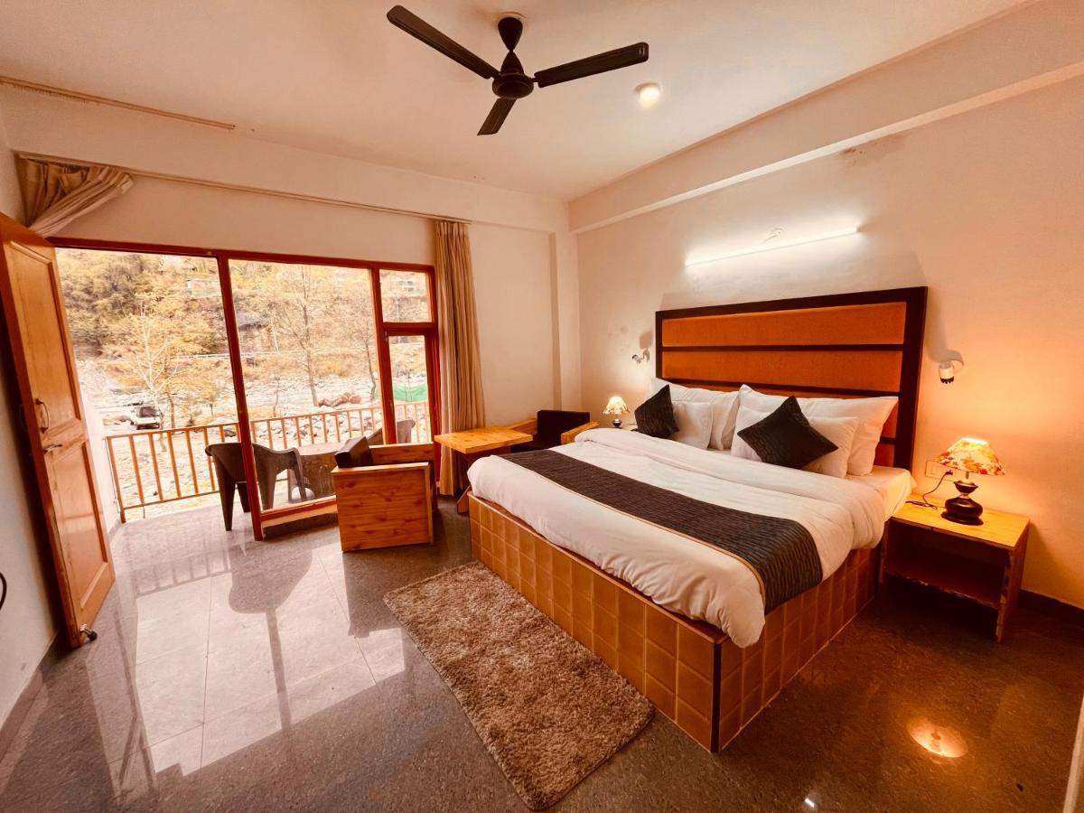 Hotel Beas River Retreat - A Riverside Hotel With Balcony Manāli Exteriör bild