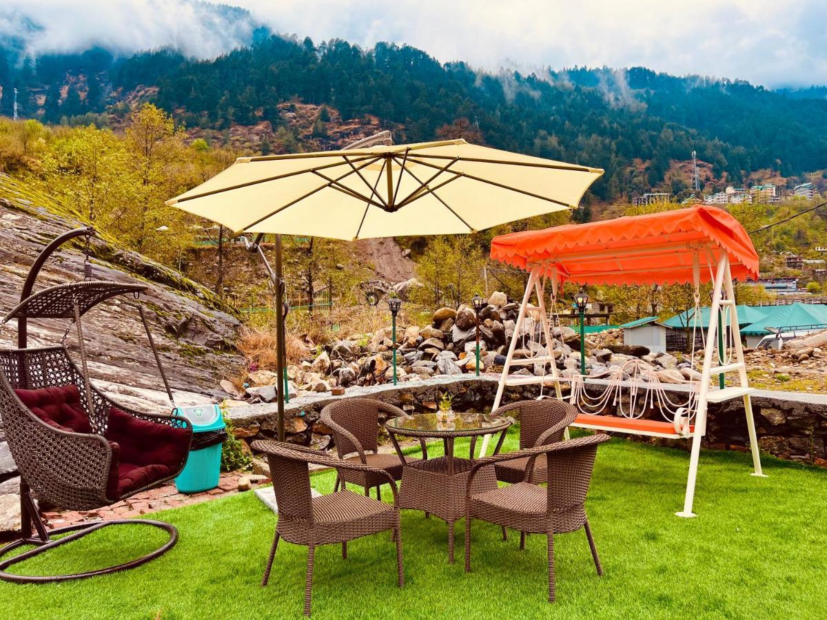 Hotel Beas River Retreat - A Riverside Hotel With Balcony Manāli Exteriör bild
