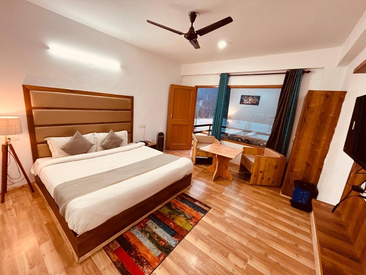 Hotel Beas River Retreat - A Riverside Hotel With Balcony Manāli Exteriör bild