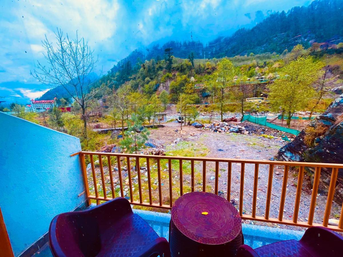 Hotel Beas River Retreat - A Riverside Hotel With Balcony Manāli Exteriör bild
